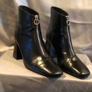 SUPER CUTE ZARA BLACK BOOTIES!! 😍